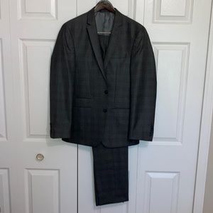 Charcoal checkered suit. 40 regular slim fit.